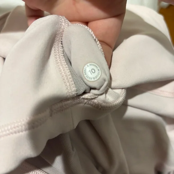 Lululemon athletica Black and light pink Align top set Sz 10 - Picture 5 of 6